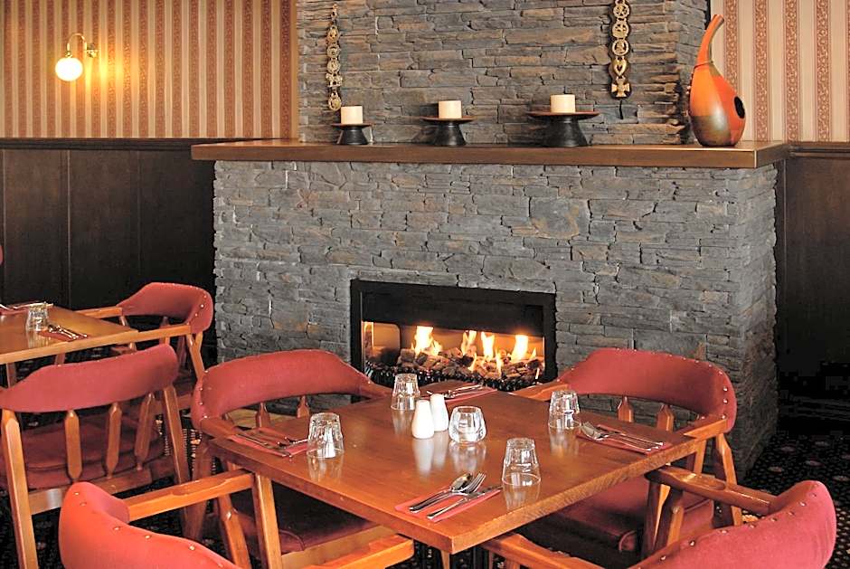 Horse and Jockey Inn