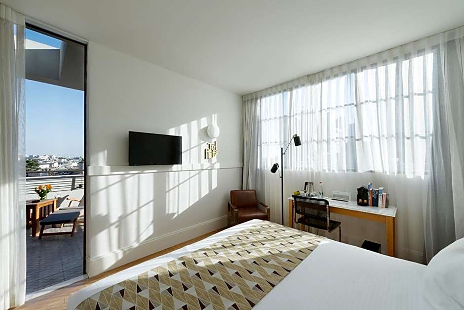 Lily & Bloom Boutique Hotel