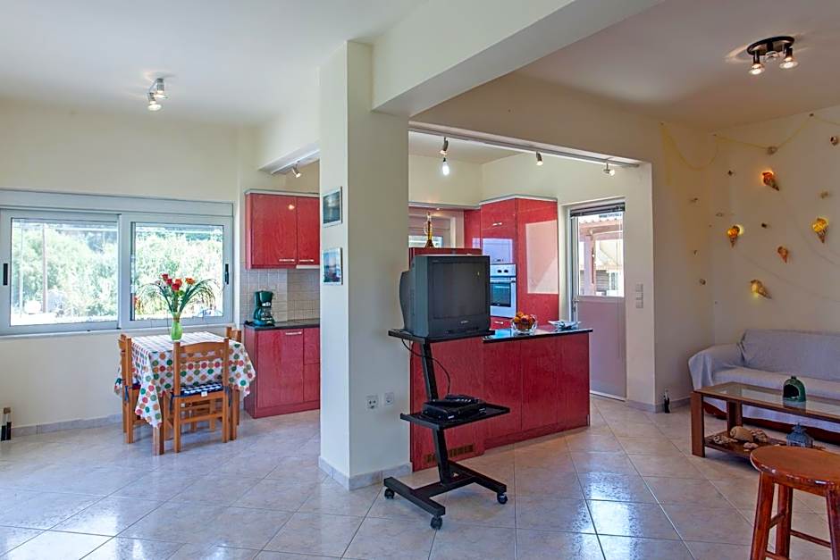 House just on the beach -included 2 canoe and 2 bicycles