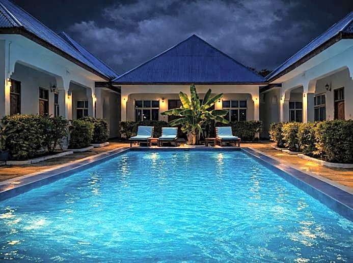 AROYA Boutique Hotel