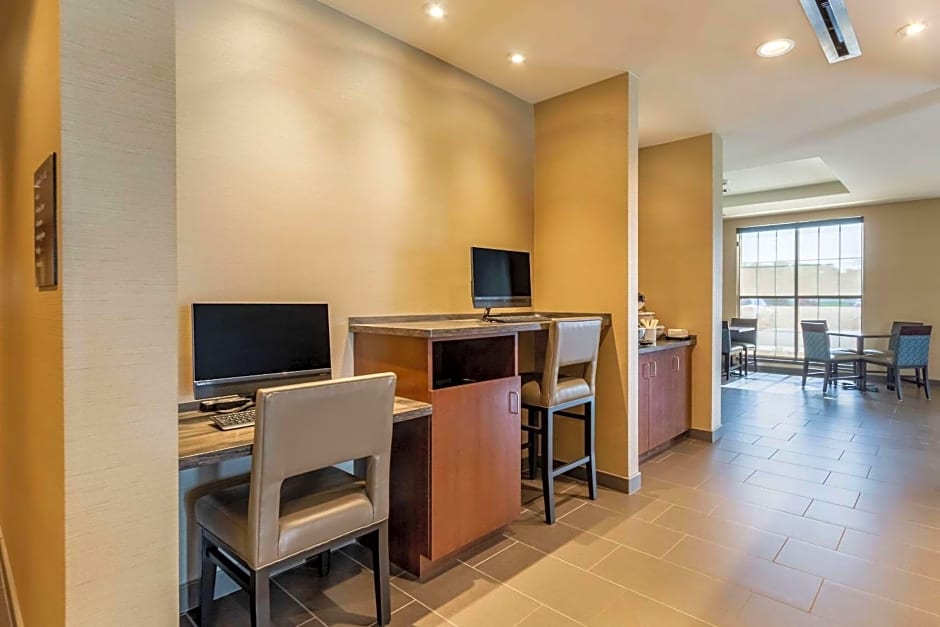 Comfort Inn & Suites - Harrisburg Airport - Hershey South