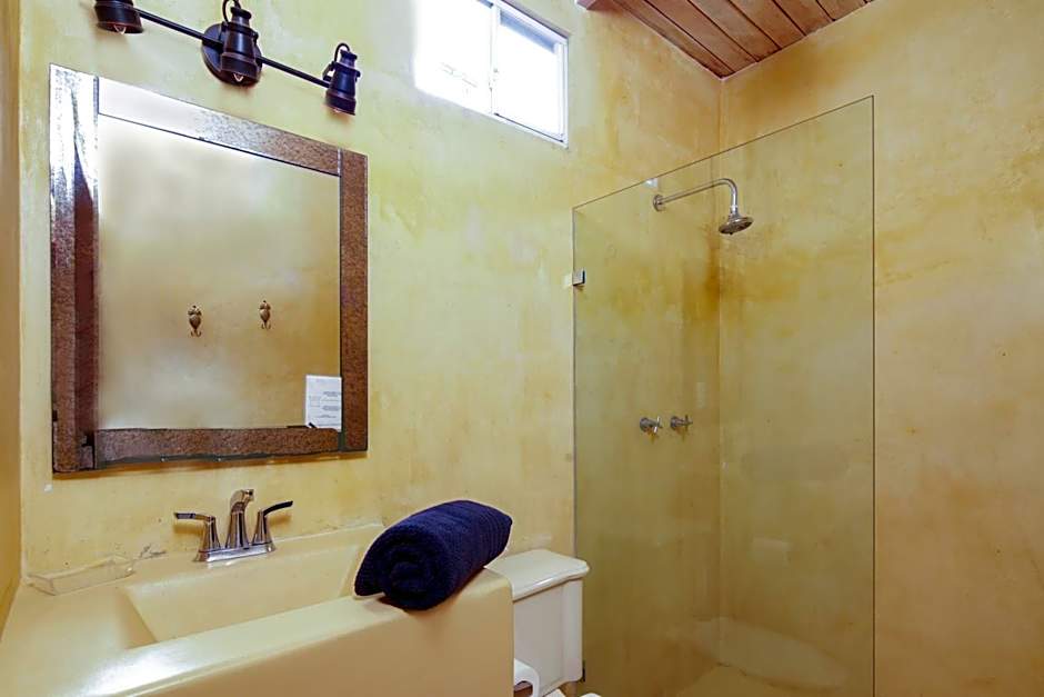 My Sisters House - Female only