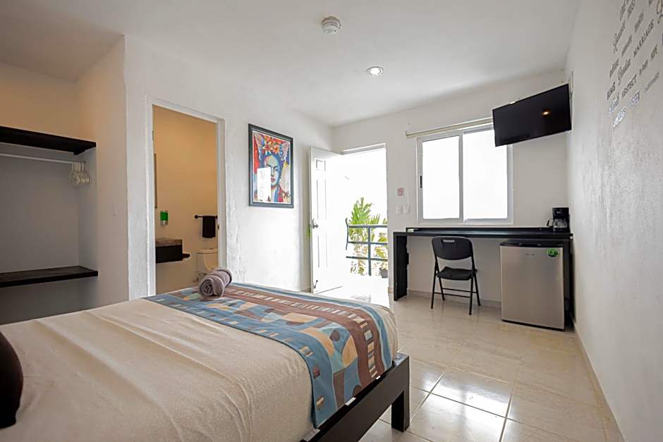 Puerto Morelos Hotel Las Palmas - Near the beach