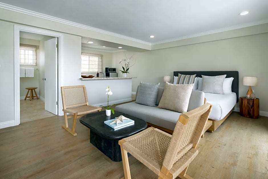 Pacific Edge Hotel