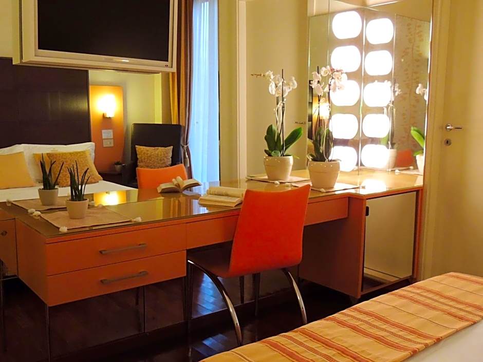 Photo 1 of 7 of Suite