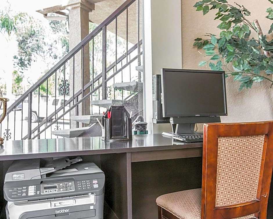 Econo Lodge Inn & Suites Fallbrook Downtown