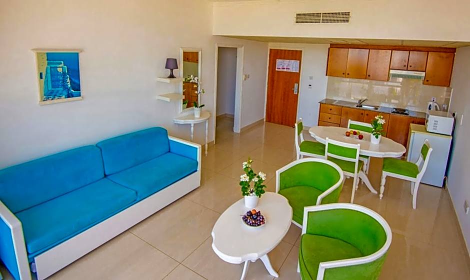 Marlita Beach Hotel Apartments