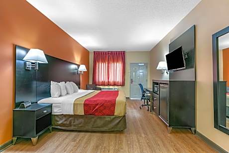 1 King Bed, Nonsmoking
