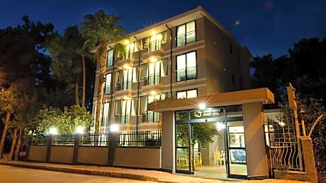 OPERA SUITES Apart Hotel