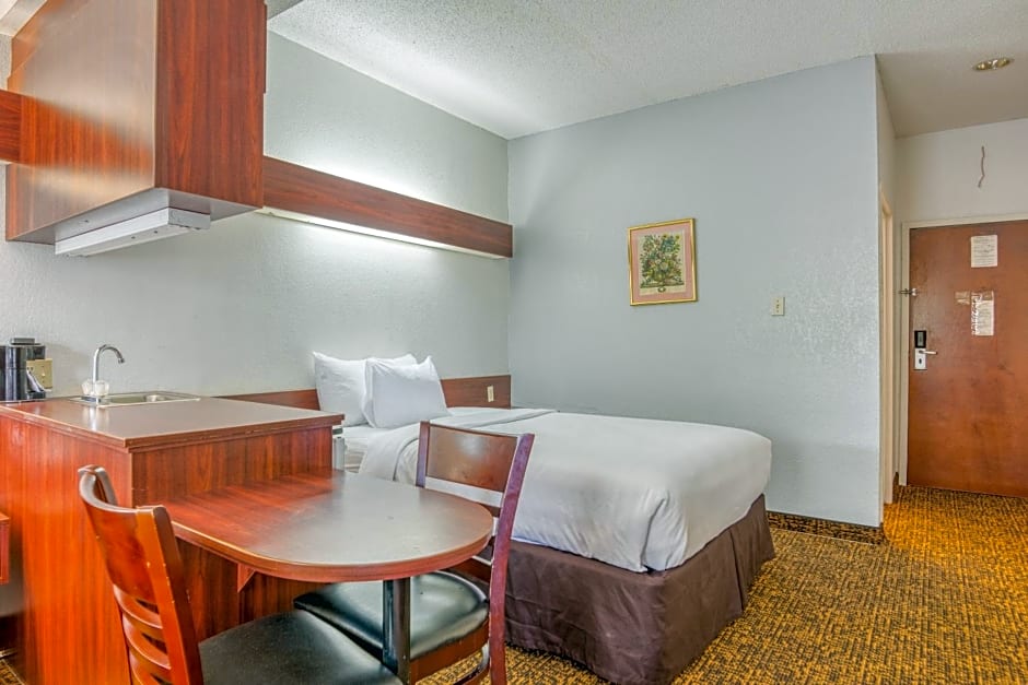 Trident Inn and Suites
