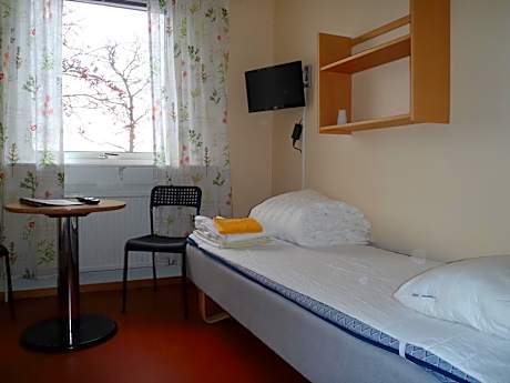 Economy Twin Room with Shower