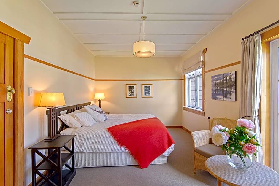 Lake Brunner Eco Lodge