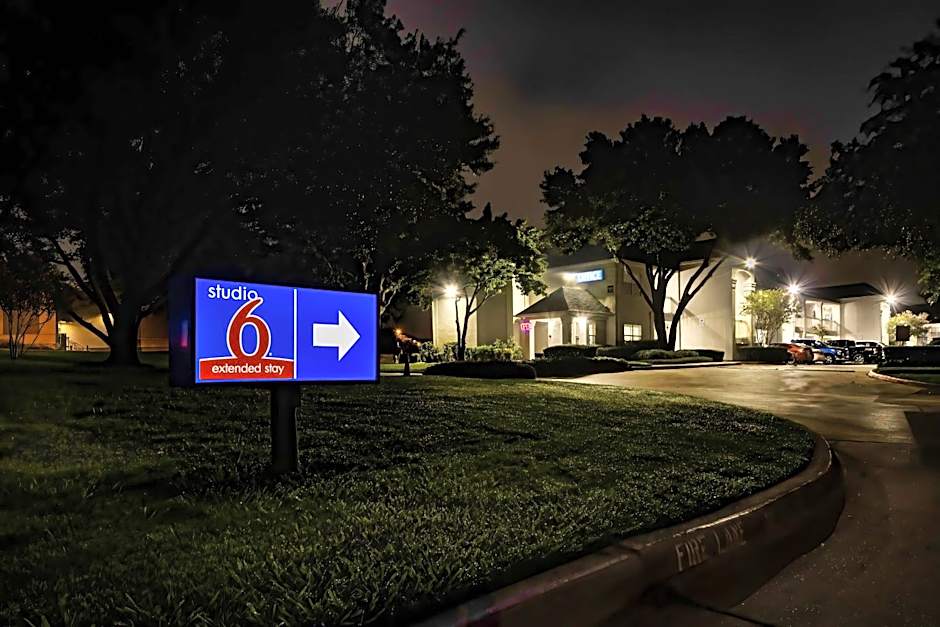 Studio 6-Arlington, TX - South - Dallas