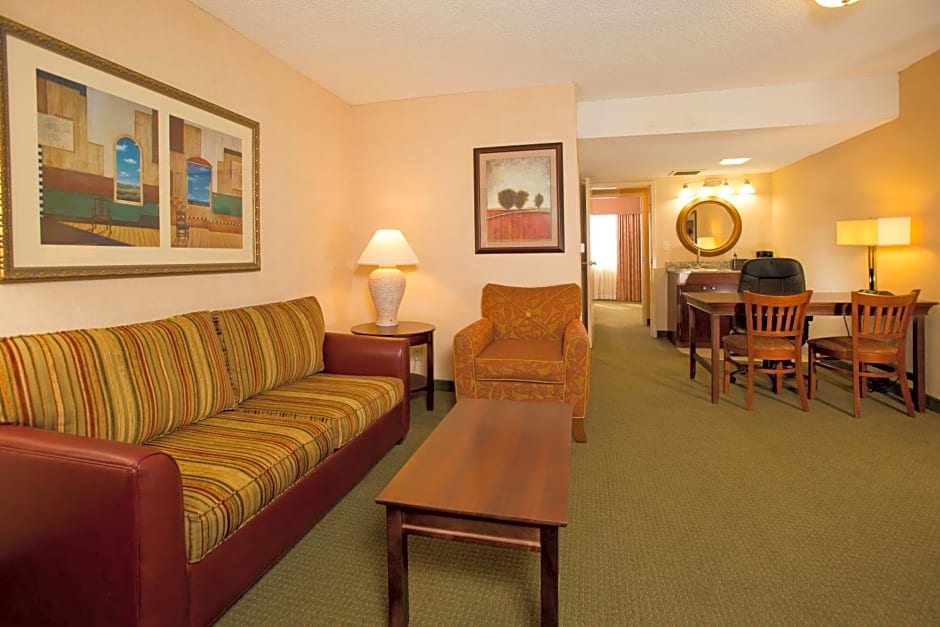Embassy Suites by Hilton Tulsa I-44