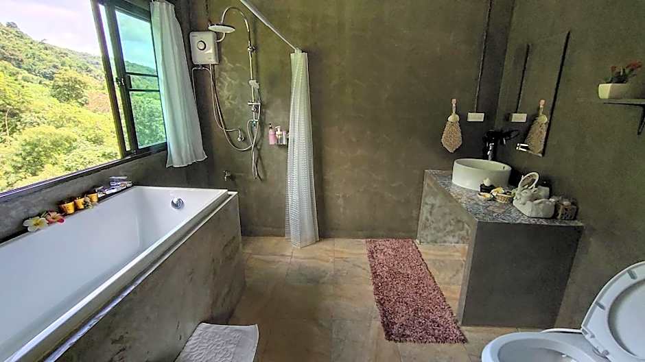 บ้านภูคำฟ้า ดอยปู่ไข่ Baan Phu Kham Fah