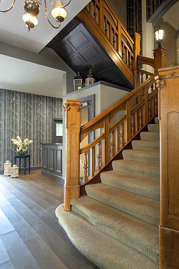 The Orchard Park Hotel