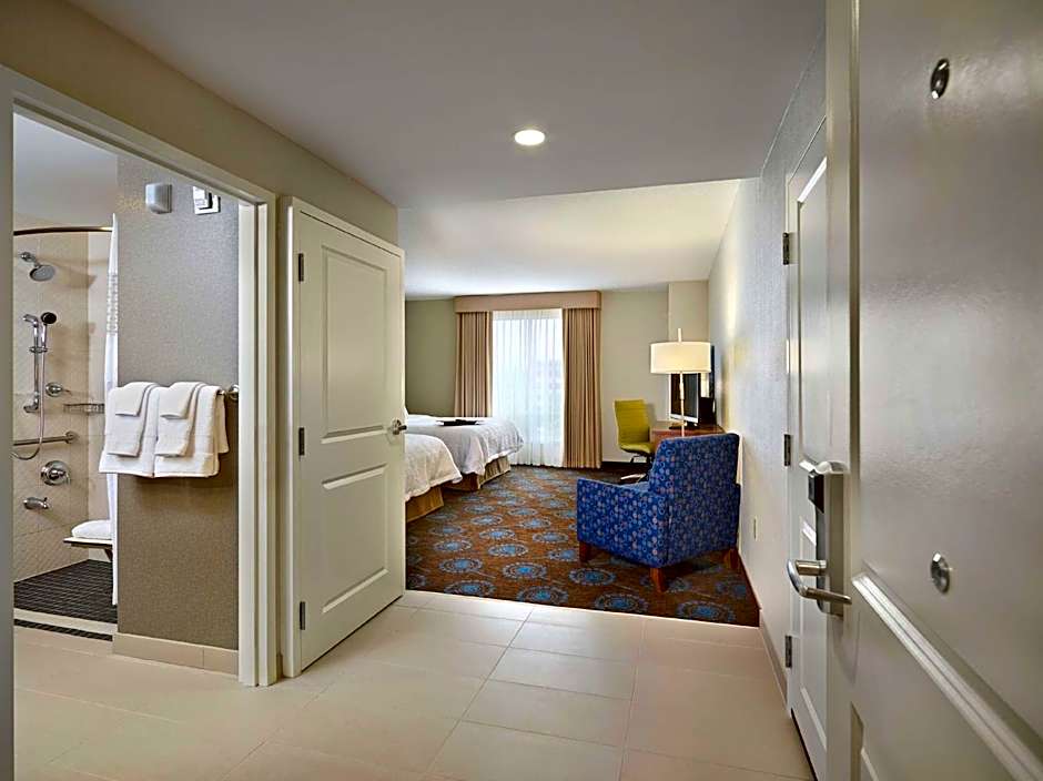 Hampton Halifax Downtown