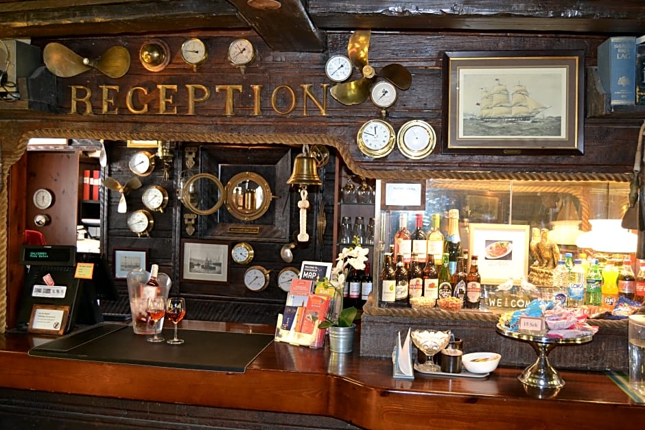 The Red Boat and Ran