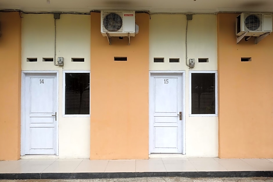 RedDoorz @ Putri Syariah Brebes