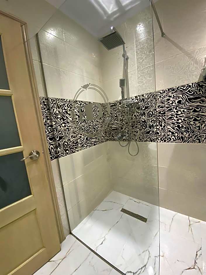 Hotel Deluxe