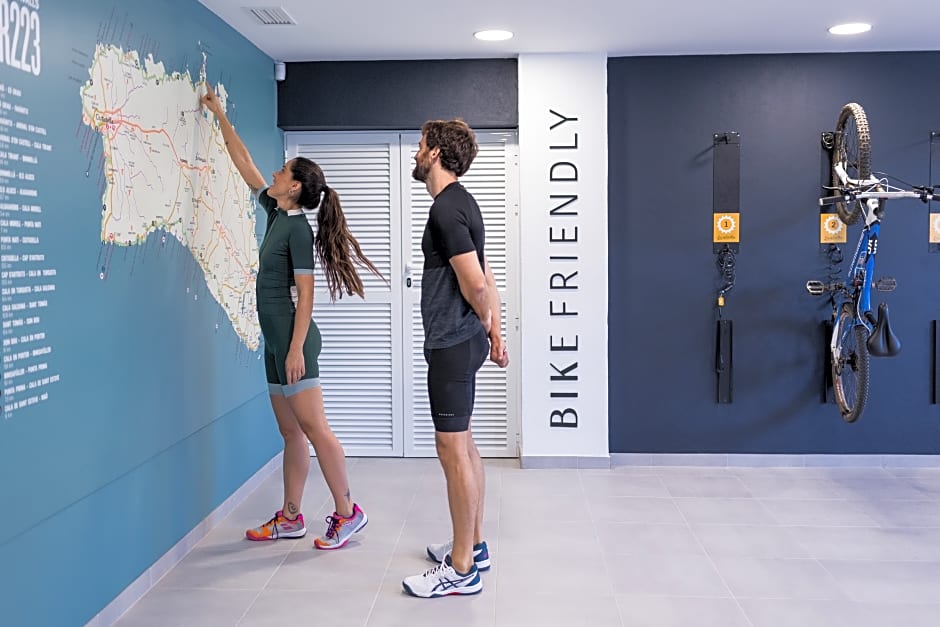 Petit Sagitario ( Only Adults )