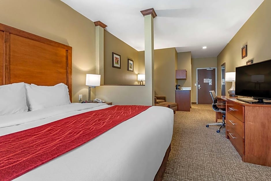 Comfort Inn & Suites Near Mt. Rushmore