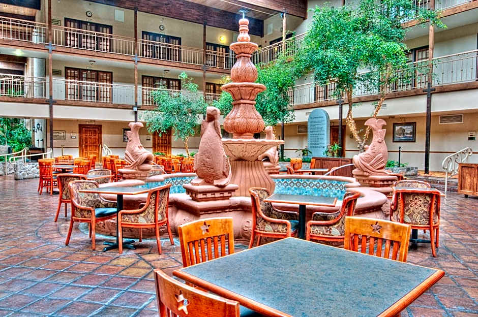 MCM Elegante Suites Abilene