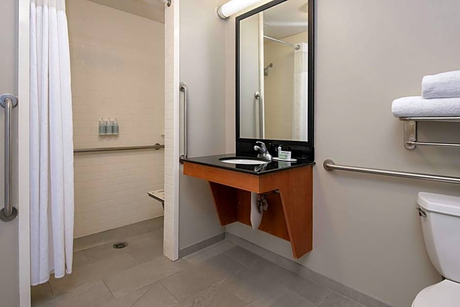 Fairfield Inn & Suites by Marriott Santa Maria