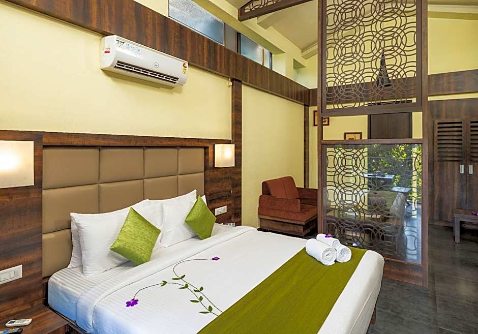 The Mountain Courtyard