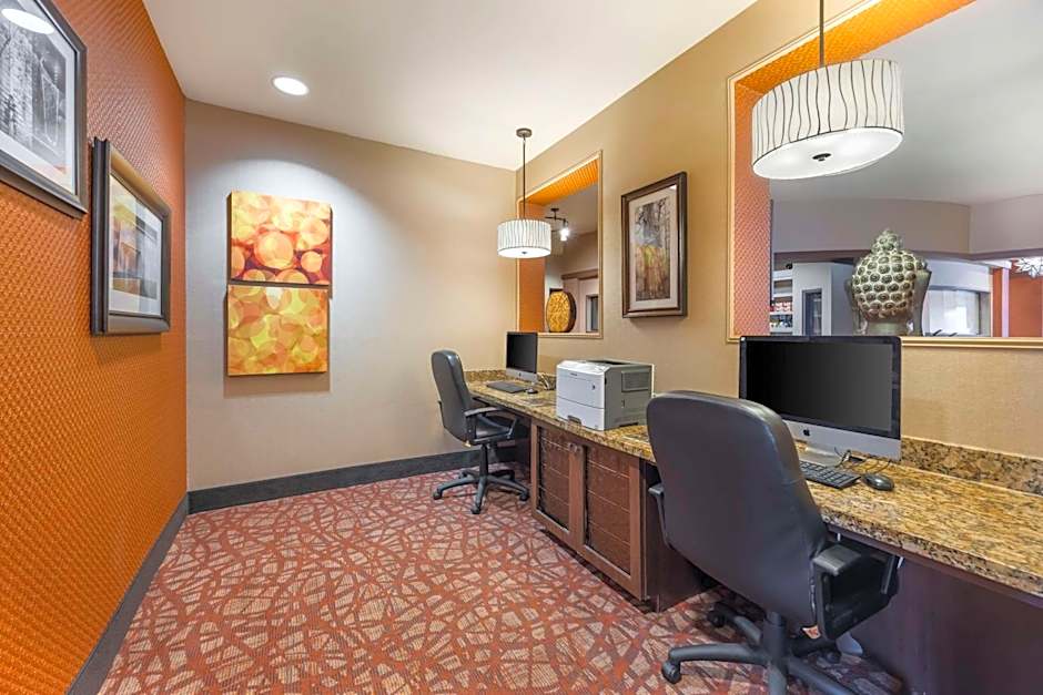 Best Western Plus Tupelo Inn & Suites