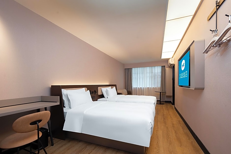 Hanting Hotel Wuhan Hongshan Square Metro Station