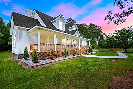 Grandma's Farm on 6 acres with Lighted Barn and River Access