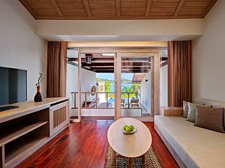 Seaview Hillside Pool Suite