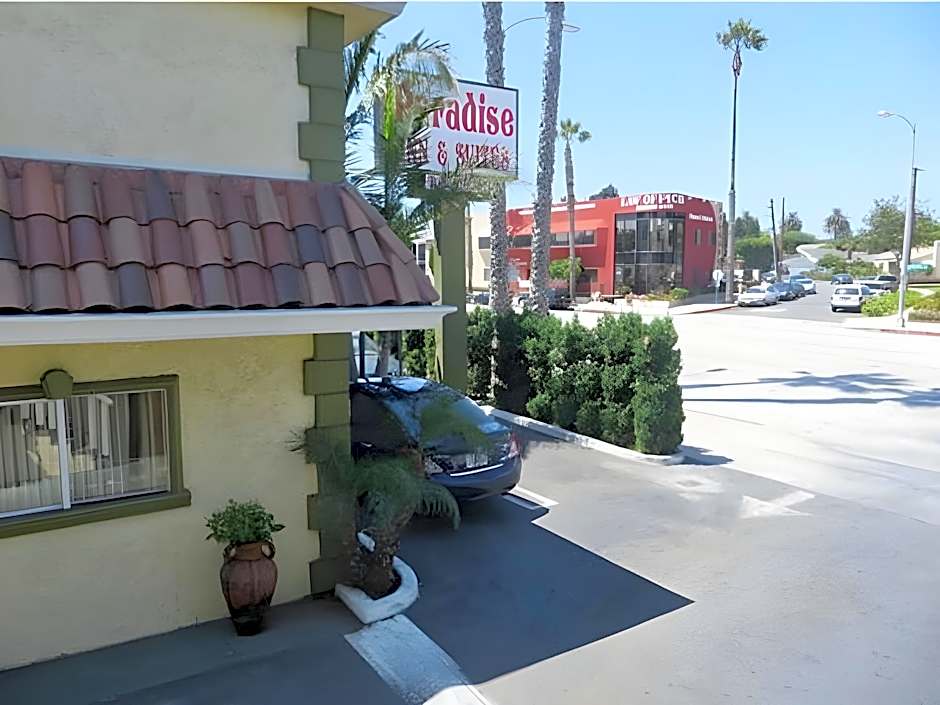 Paradise Inn & Suites