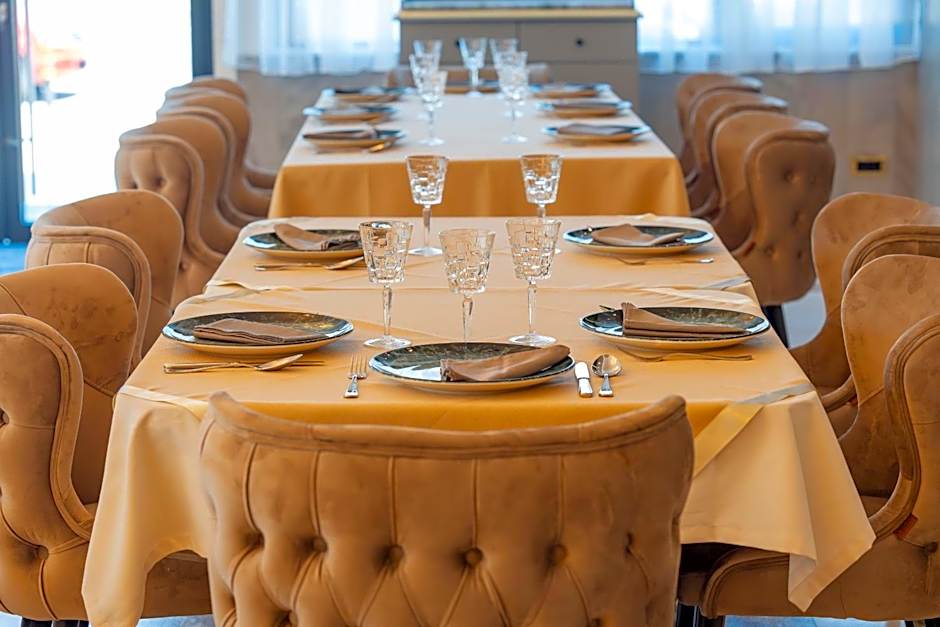 W Regal Boutique Hotel&Spa