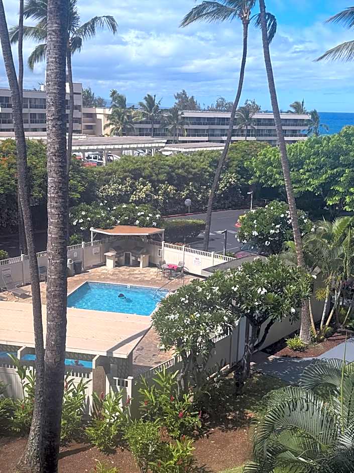 South Maui Ocean View Condo with Free Wifi and Parking