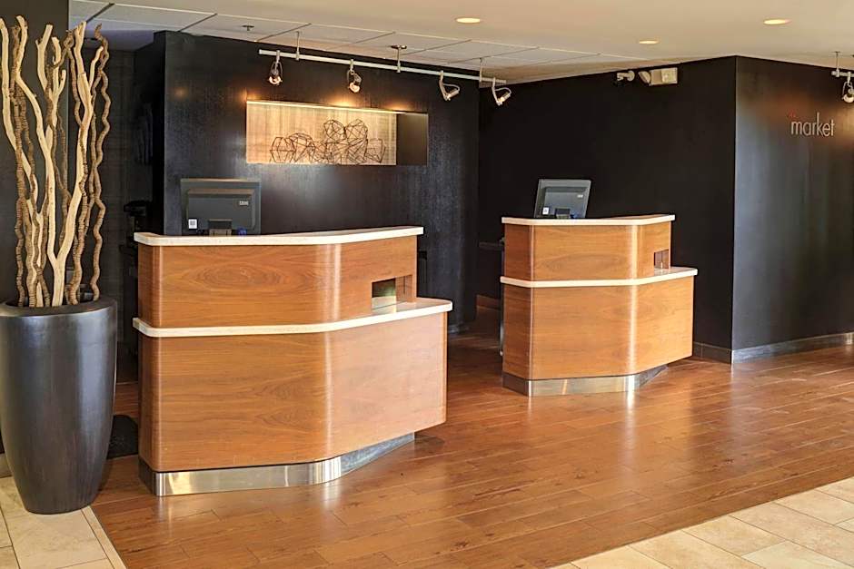 Courtyard by Marriott Indianapolis Airport