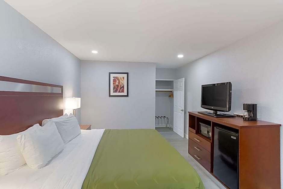 Quality Inn Redding near I-5