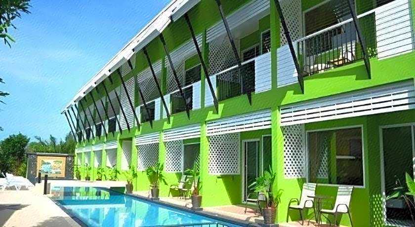 Khaolak C-nior Bungalows