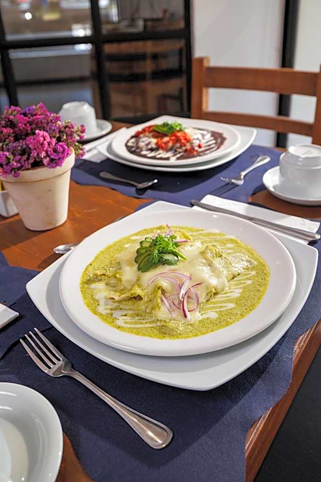 Hotel Suites México Plaza León Campestre