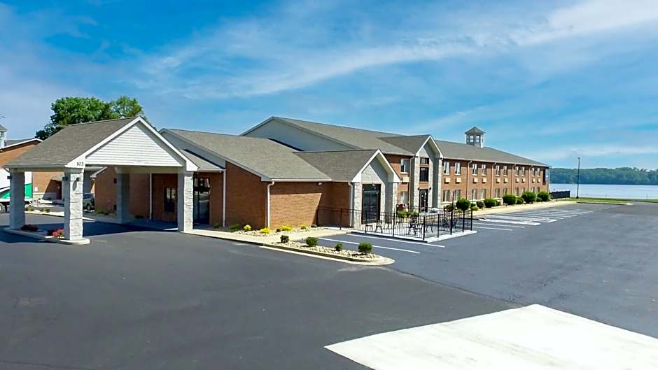 Clarion Pointe on the lake Clarksville-South Hill West