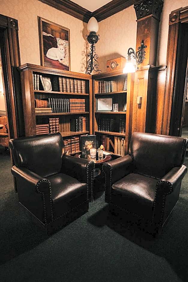 Stonehurst Manor Breakfast & Dinner Included