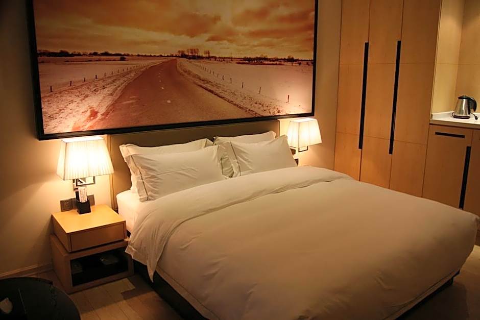 J Hotel