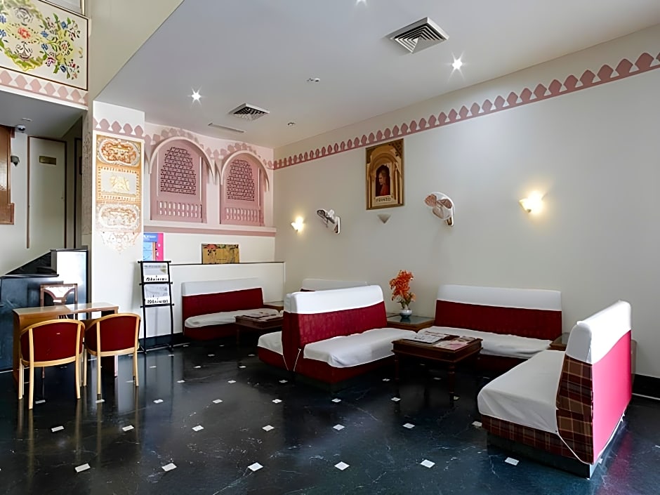 Hotel Raj Vilas Place