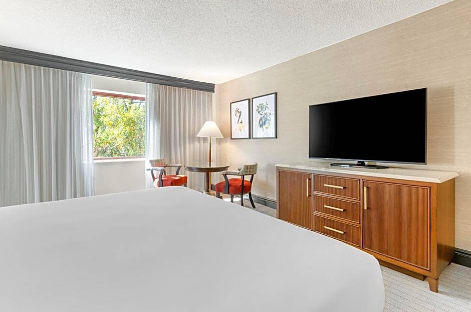Omni Charlottesville Hotel