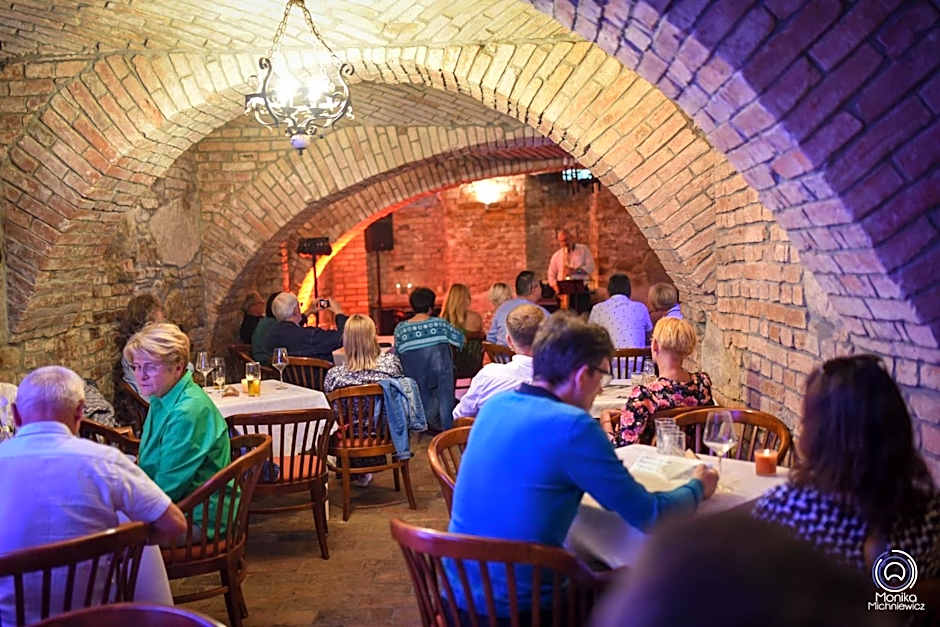 Hotel Zajazd Kultury, dawniej Pocztowy