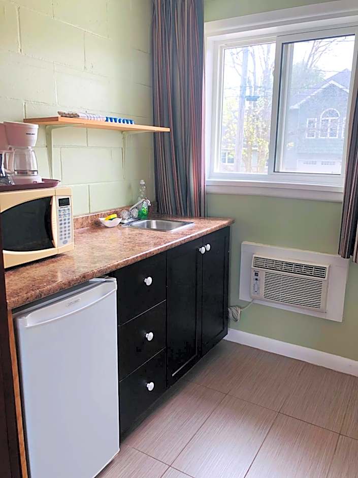 Perth Plaza Inn & Suites