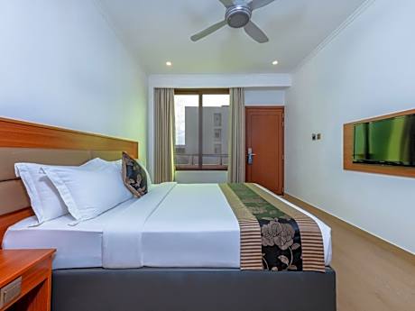Deluxe Double Room with Balcony and City View