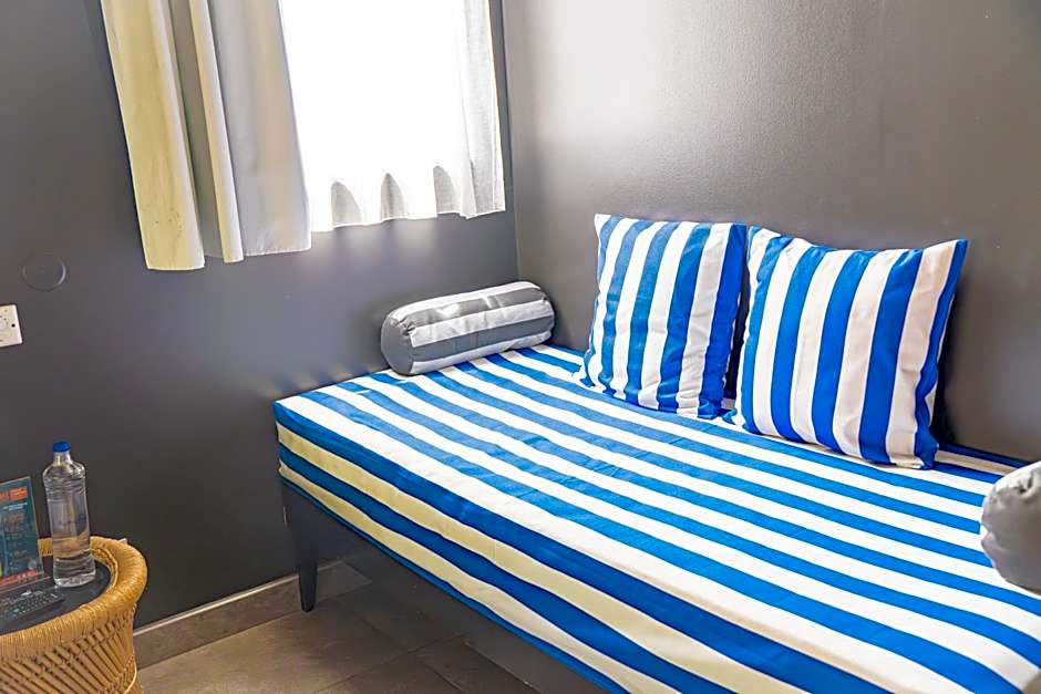 Dina Morgabine Saint Gilles