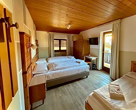 Comfort Room with Balcony